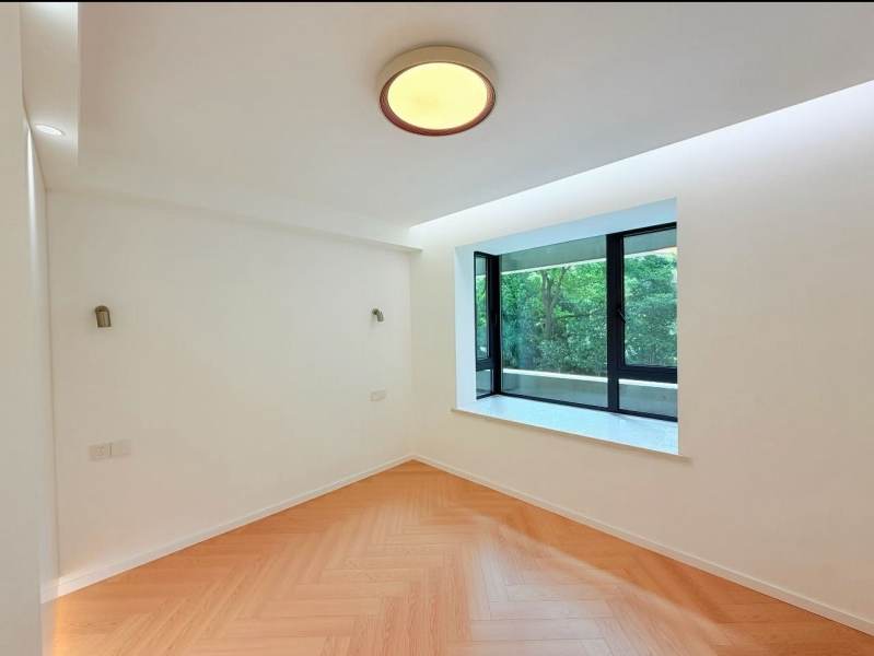 Housing image — Bedroom
