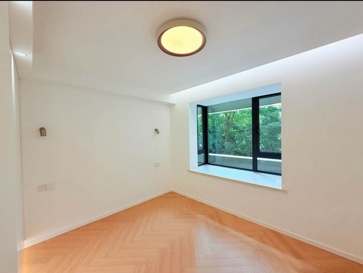 Housing image — Bedroom