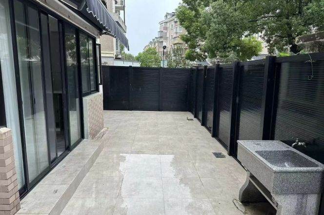 Bright Modern 3BR Apartment in Hongqiao CBD with Private Garden