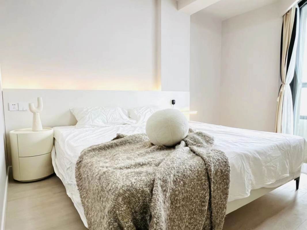Housing image — Room