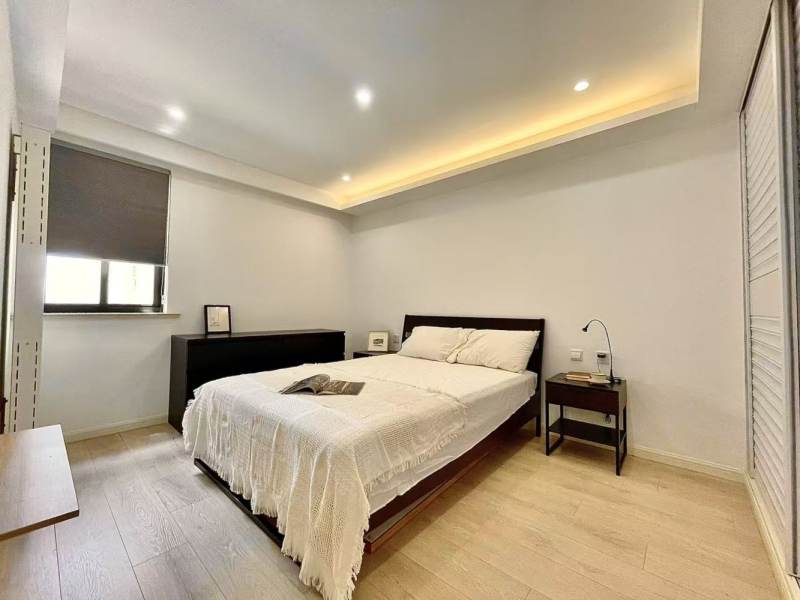 Housing image — Room