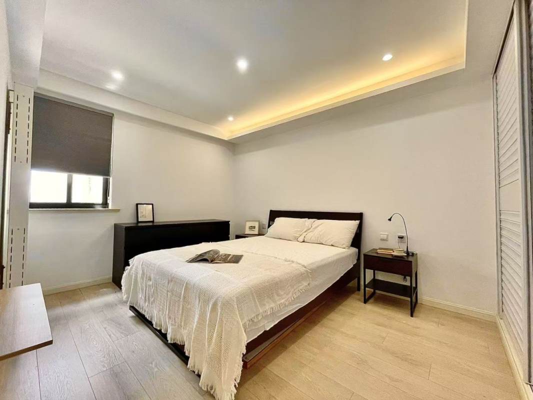 Housing image — Room
