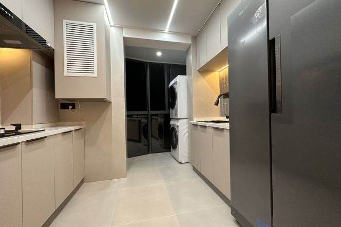 Modern Bright 3BR Apartment in Hongqiao CBD