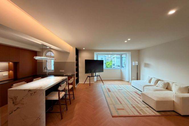 Modern Open-Layout 1BR Apartment in Xujiahui
