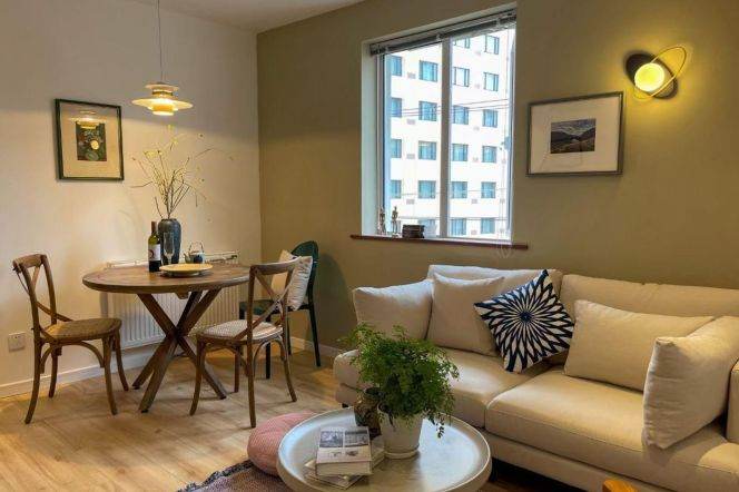 2BR Apartment in Jing'an