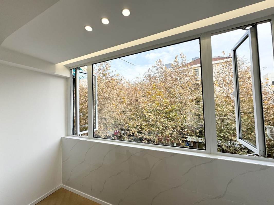 Housing image — Balcony