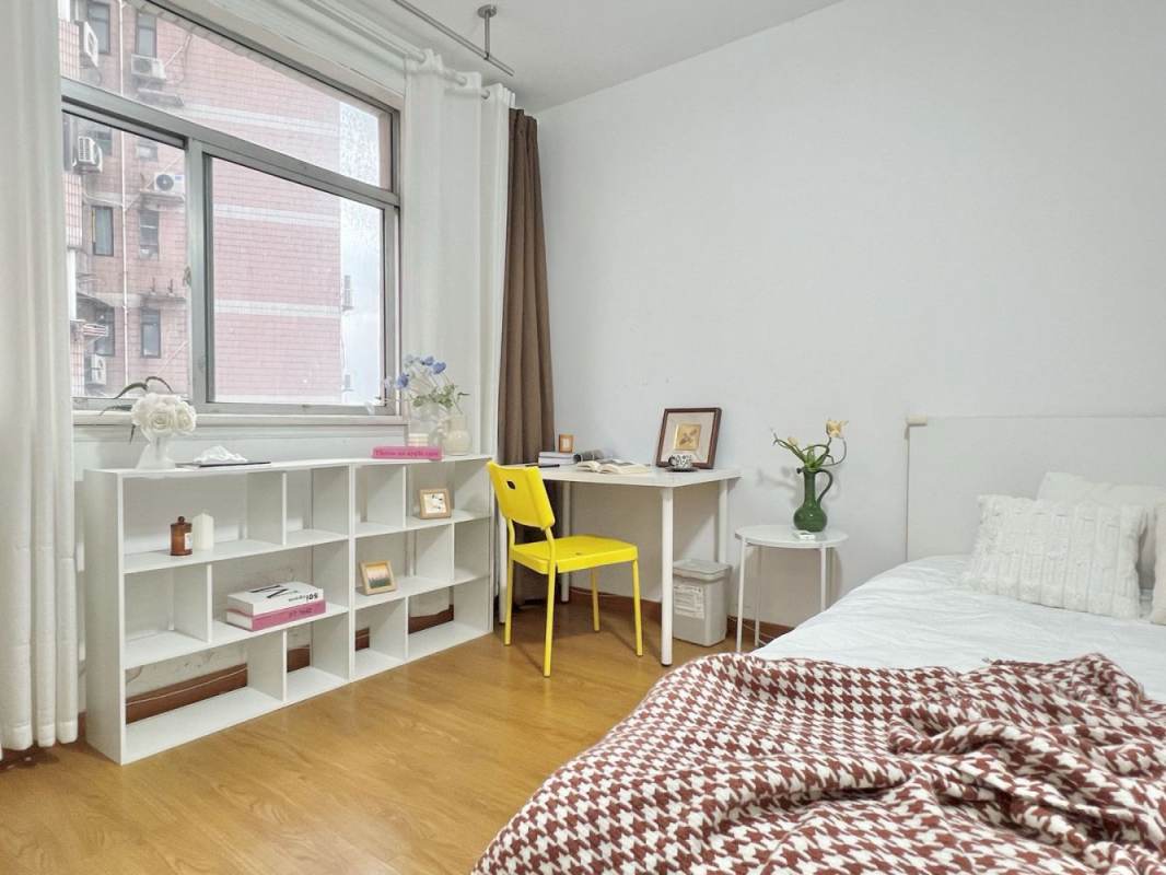 Housing image — Bedroom