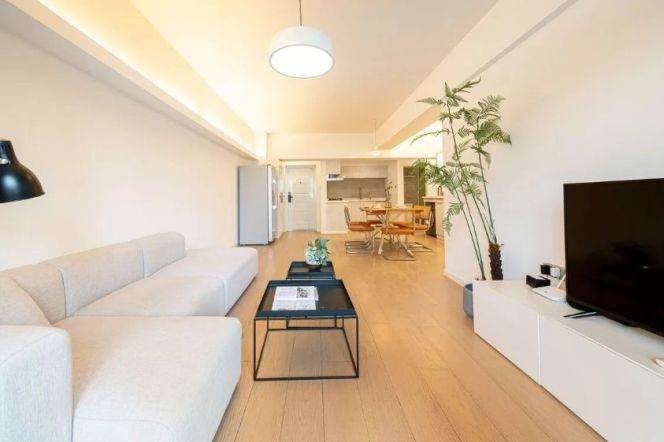 3BR Apartment in Old Xuhui with Balcony (L1/L7/L9)