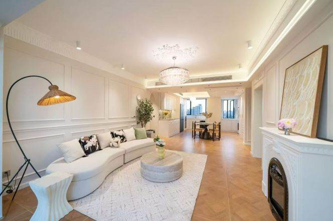 High-Floor 3BR Apartment near Century Park