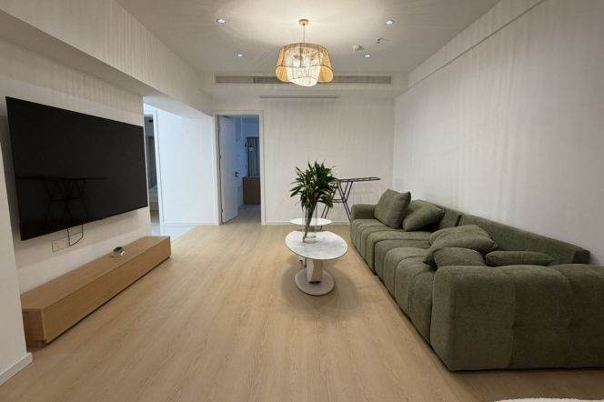 Bright Modern 3BR Shared Apartment at Sihe Garden