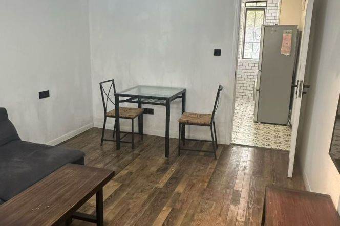 Open-Layout 1BR Apartment in Old Xuhui (L9/L12)