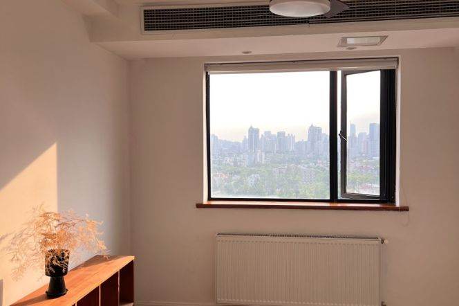 High-Floor Bright 1BR Apartment at Wuzhong Building (L1/L7/L10)