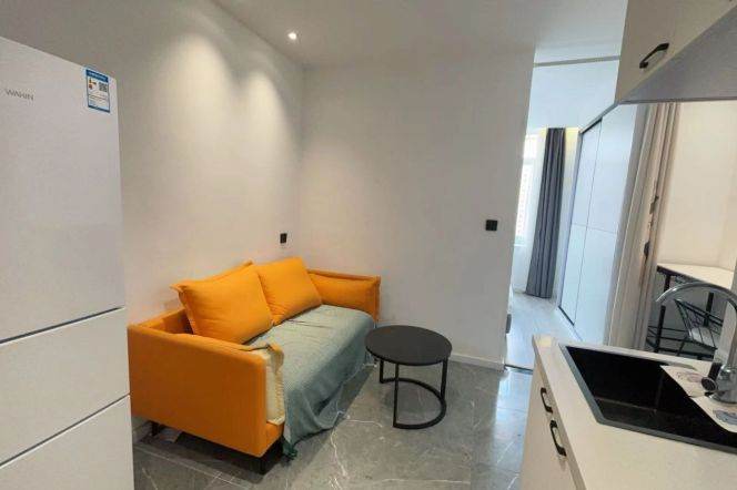 Bright 1BR Apartment in Jing'an