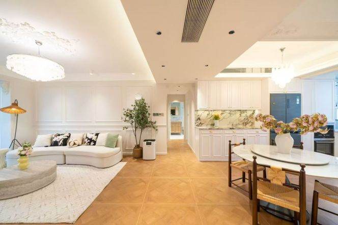 High-Floor 3BR Apartment near Century Park