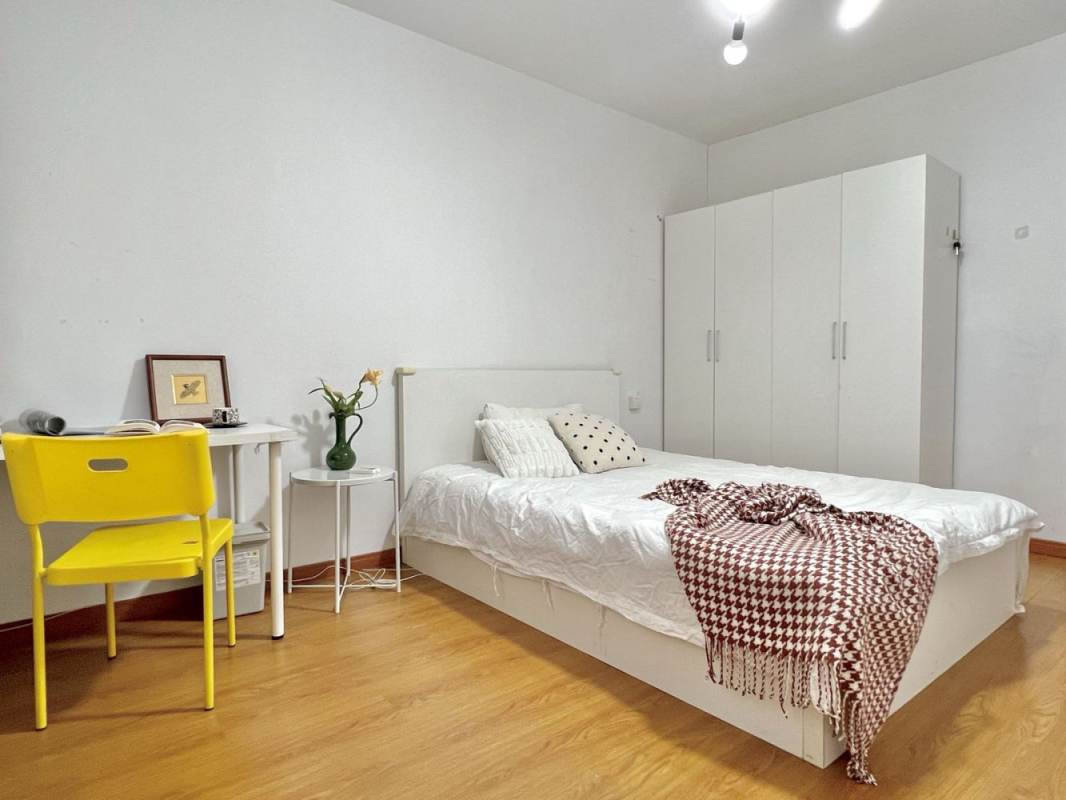 Housing image — Bedroom