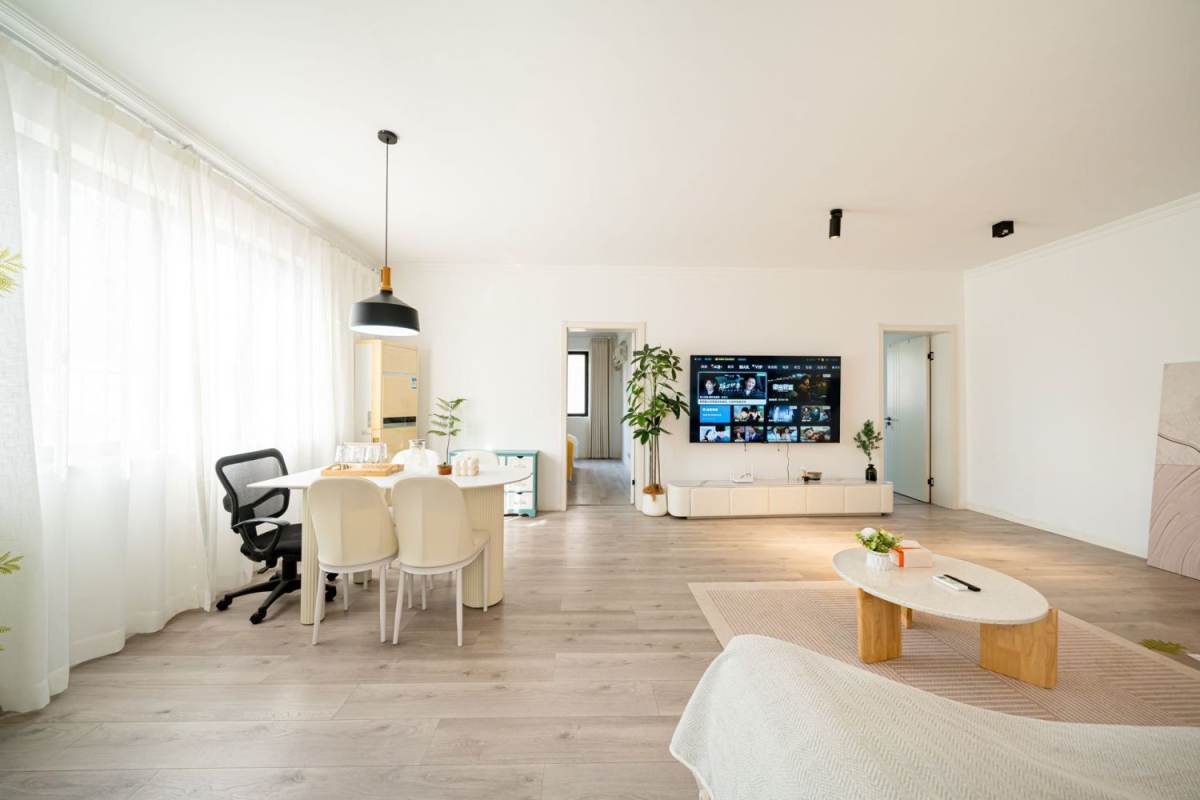 Housing image — Dining Area