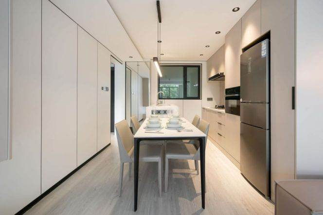 Modern Natural-Light 1BR Apartment near Jiaotong University Metro (L10/L11)