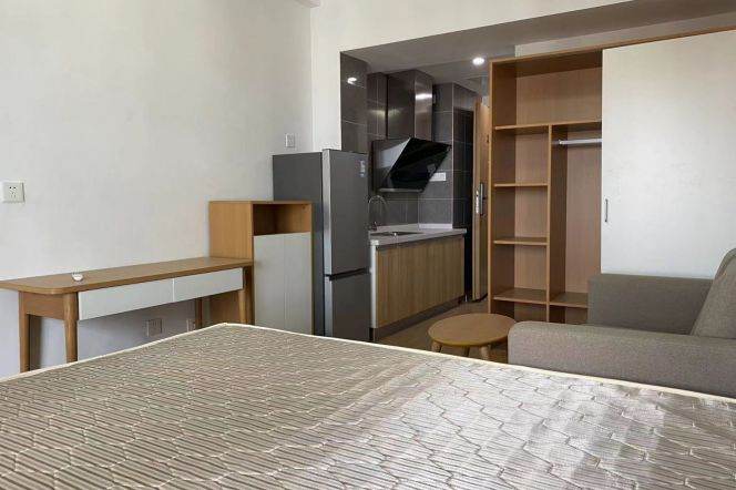 High-Floor 1BR Apartment near Shanghai Circus World Metro