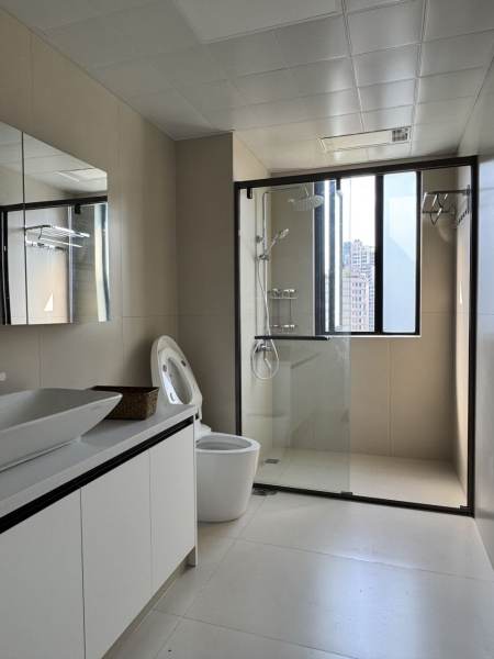Housing image — Bathroom