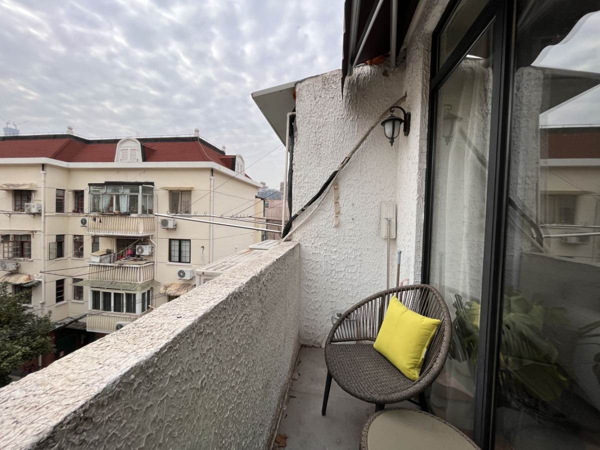 Housing image — Balcony