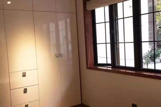 2BR Lane House in Old Xuhui