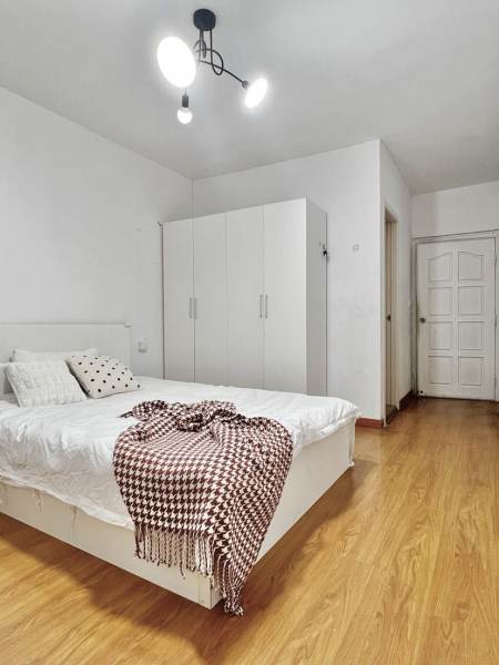 Housing image — Bedroom