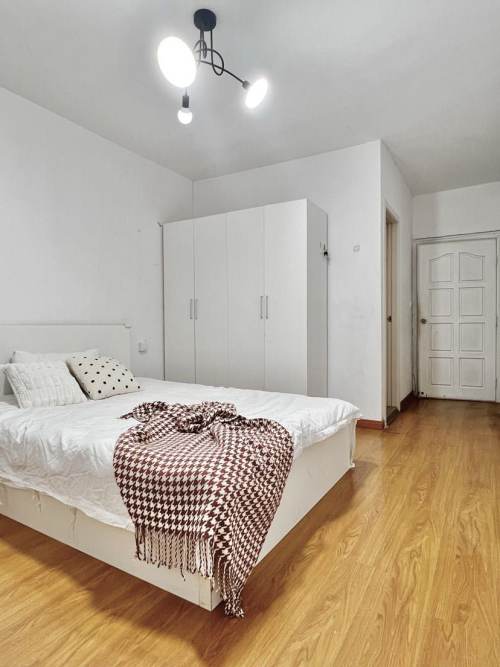 Housing image — Bedroom