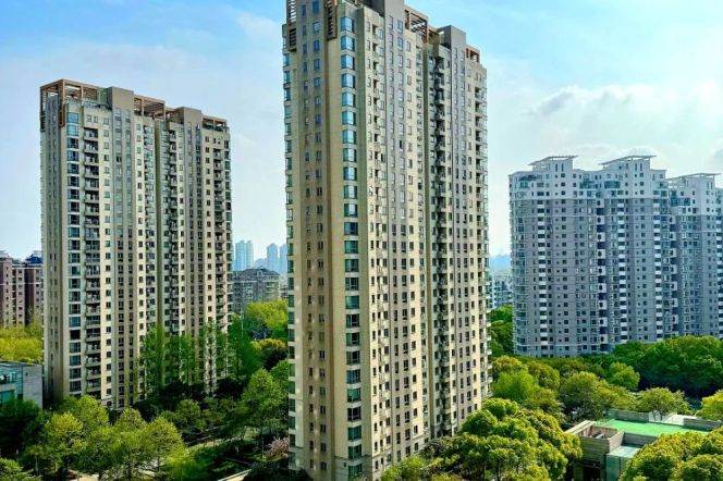 3BR Apartment near Century Park