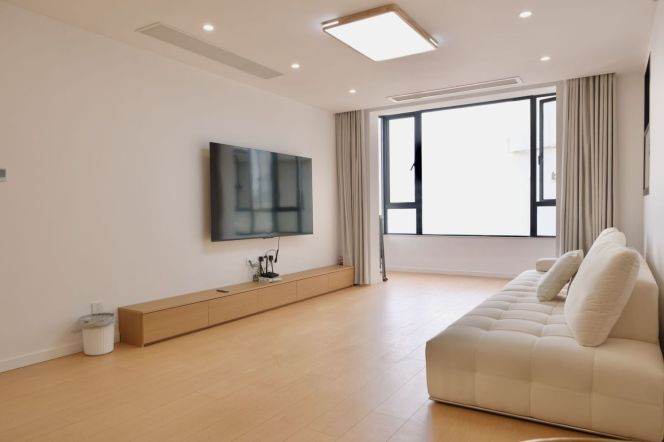 Modern Bright 3BR Shared Apartment at Sihe Garden