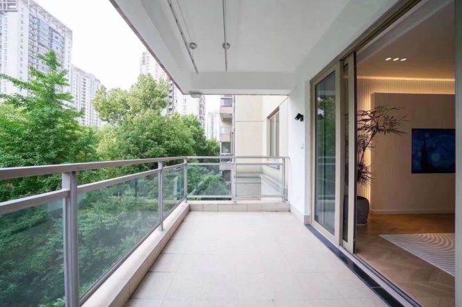 3BR Apartment near Century Park
