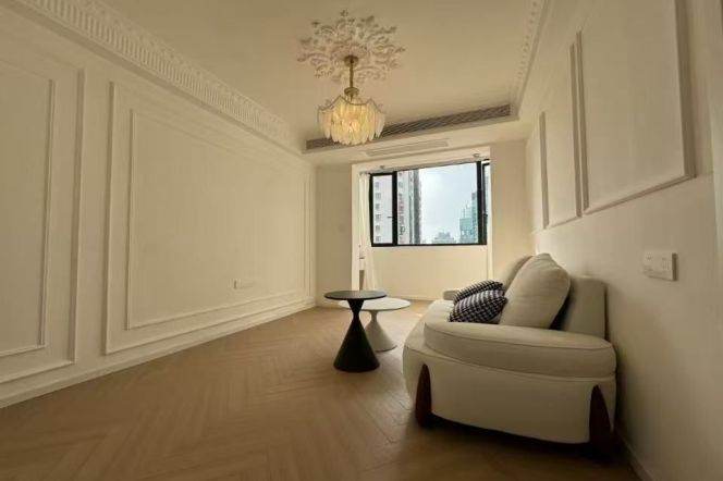 High-Floor 1BR Apartment in Gubei
