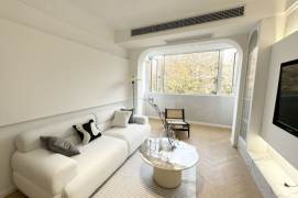 Natural-Light Bright 1BR Lane House near West Yan'An Rd Metro