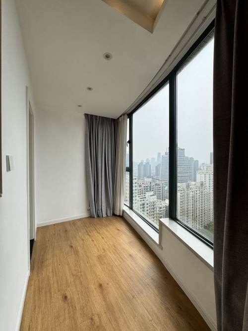 Housing image — Balcony