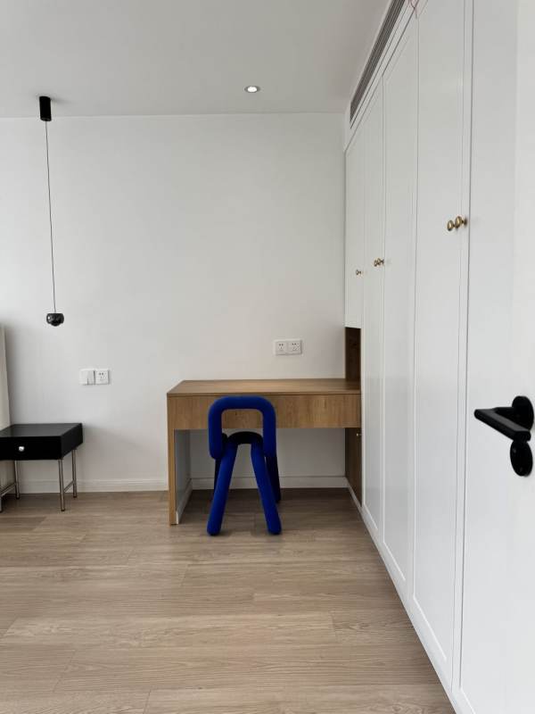 Housing image — Bedroom