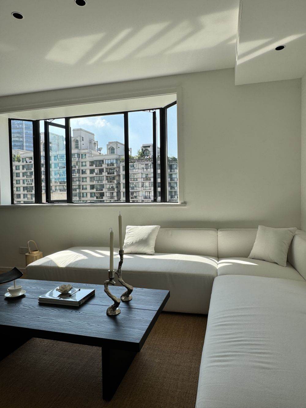 Housing image — Living Room
