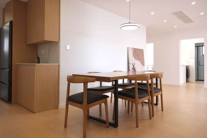 Modern Bright 3BR Shared Apartment at Sihe Garden