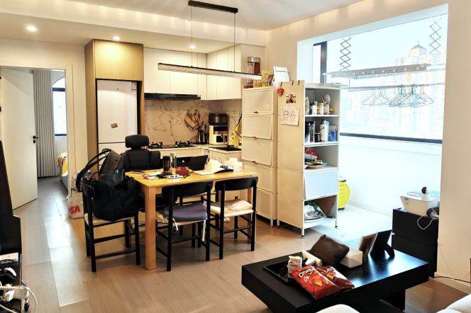 2BR Apartment in Jing'an