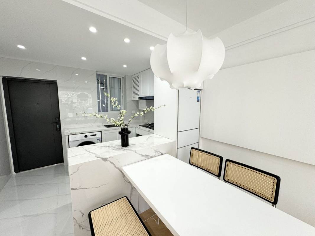 Housing image — Dining Area