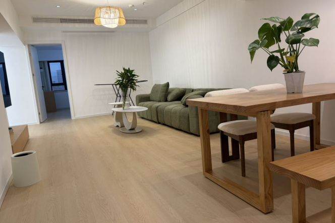 Bright Modern 3BR Shared Apartment at Sihe Garden