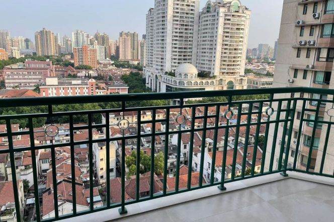 High-Floor 2BR Apartment at Joffre Garden (L1/L10/L12)