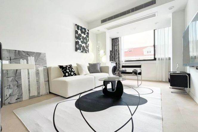 1BR Apartment near Hongqiao Rd Metro (L3/L4/L10)