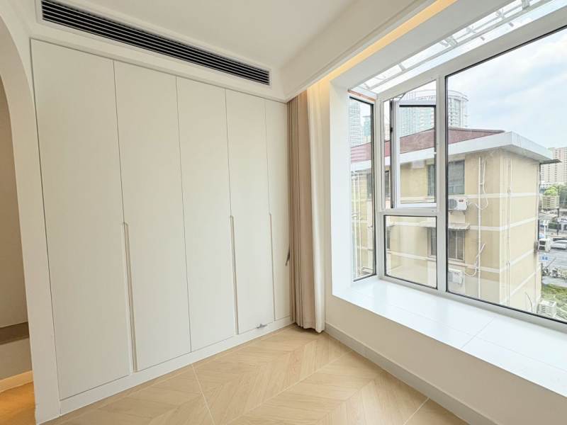 Housing image — Bedroom