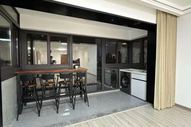 High-Floor 4BR Apartment near Linping Rd Metro (L4)