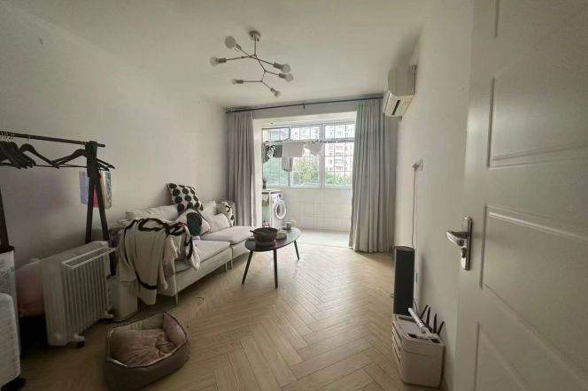 1BR Apartment in Old Xuhui (L10/L11)