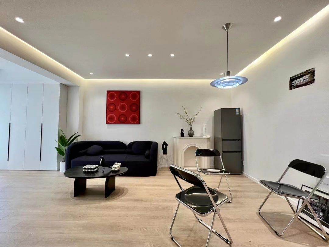 Housing image — Living Room