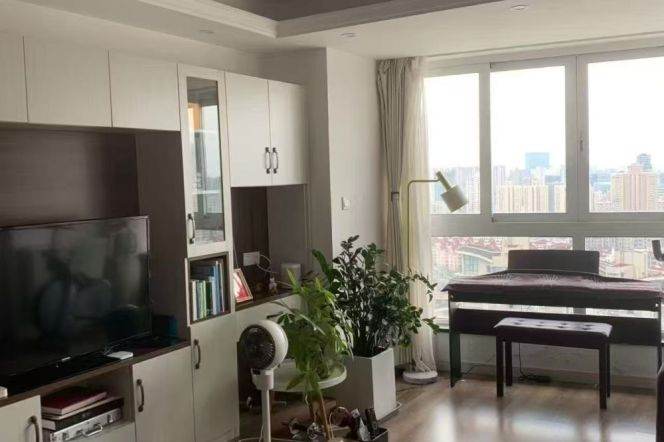 High-Floor 2BR Apartment near Hongqiao Rd Metro