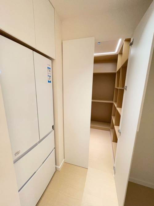 Housing image — Room