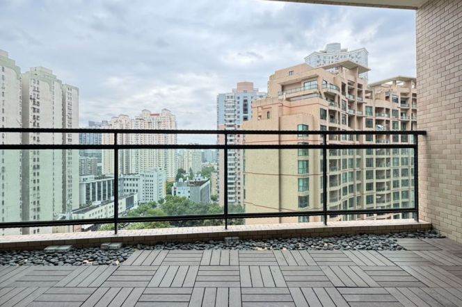 4BR Apartment near Shangcheng Rd Metro