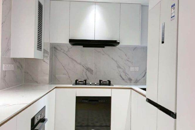Modern Bright 2BR Apartment in Gubei