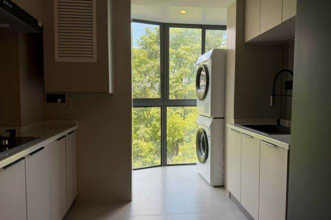 Modern Bright 3BR Apartment in Hongqiao CBD